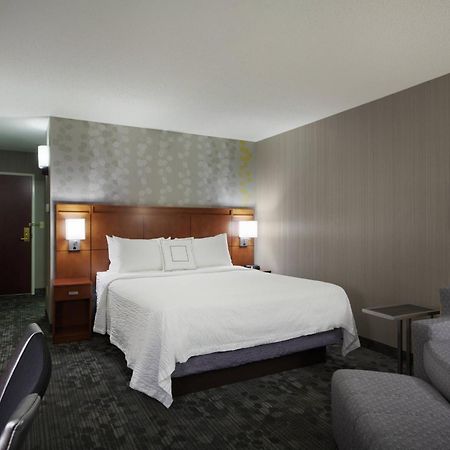 Courtyard Chicago St. Charles Hotell Saint Charles Eksteriør bilde