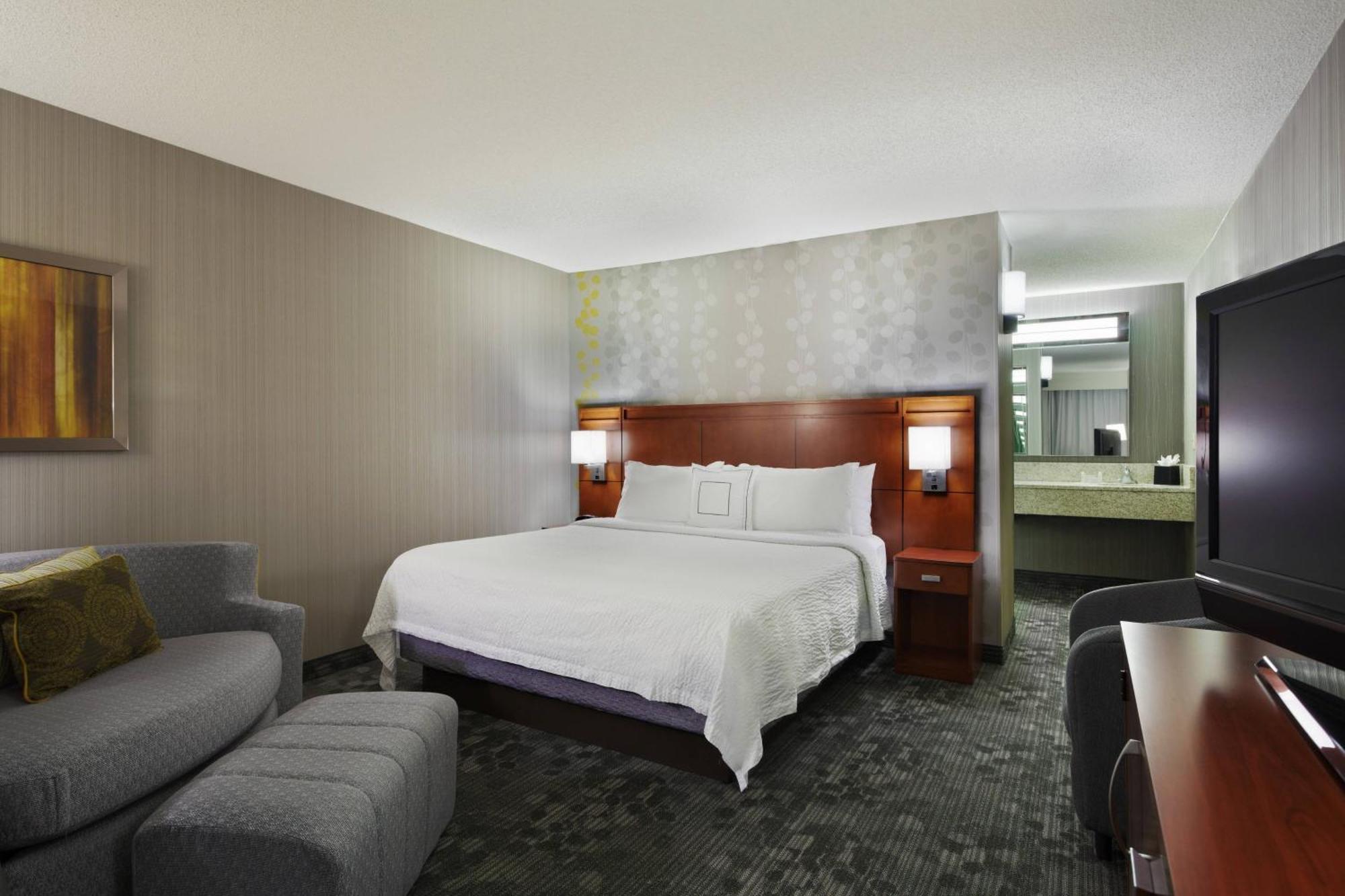 Courtyard Chicago St. Charles Hotell Saint Charles Eksteriør bilde